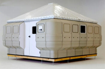 This is a Tiny House That Can Be Built with Just One Screwdriver. Take a Look at This Miracle’s Inside!